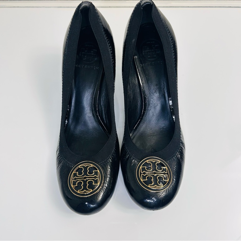Tory Burch heels Elegant Black Pumps with Gold Accent